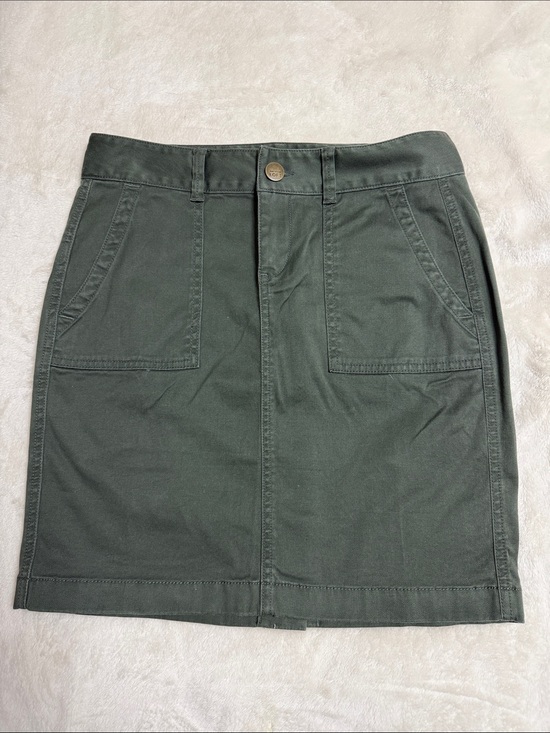 LOFT Dresses & Skirts - Classic Olive Utility Skirt